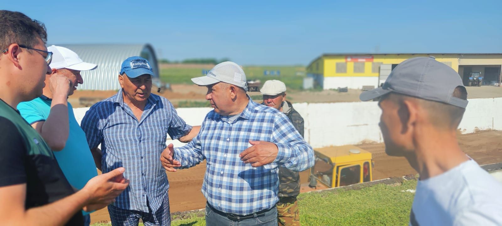 Сенаж салу дәвам итә
