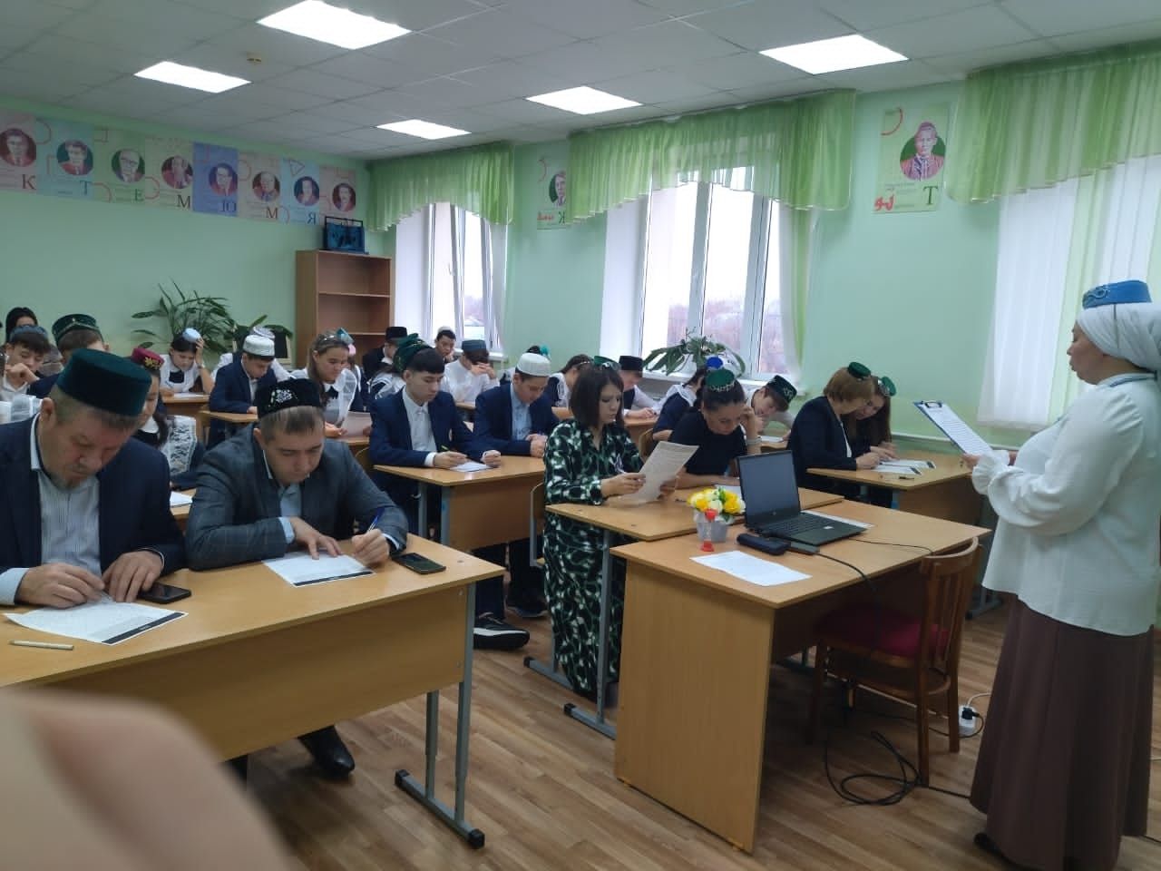В гимназии Мензелинска тоже написали «Татарча диктант»