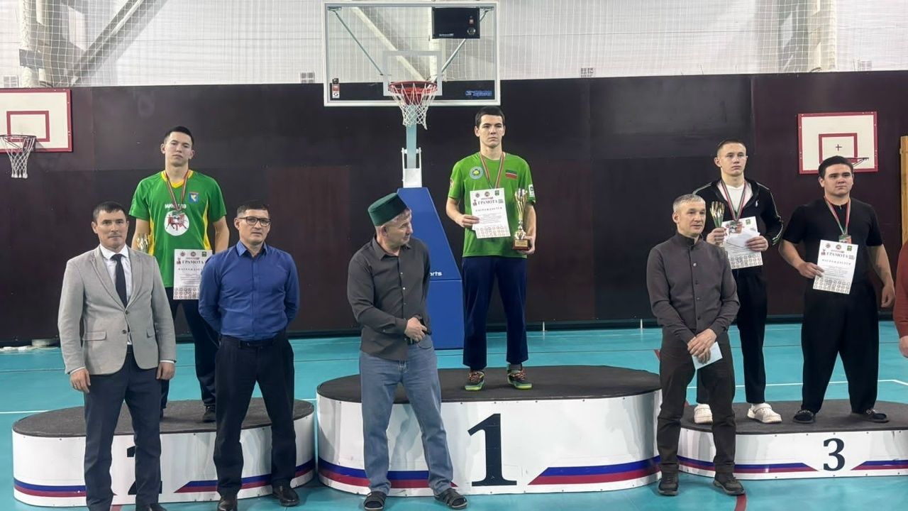 Валиева, Самматова и Юнзеля наградили в Актаныше