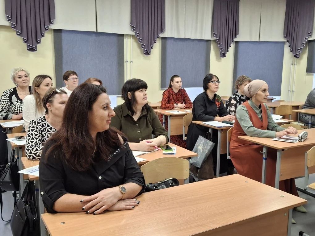 Ключи к успеху : В Мензелинске прошел зональный семинар по русскому языку и литературе