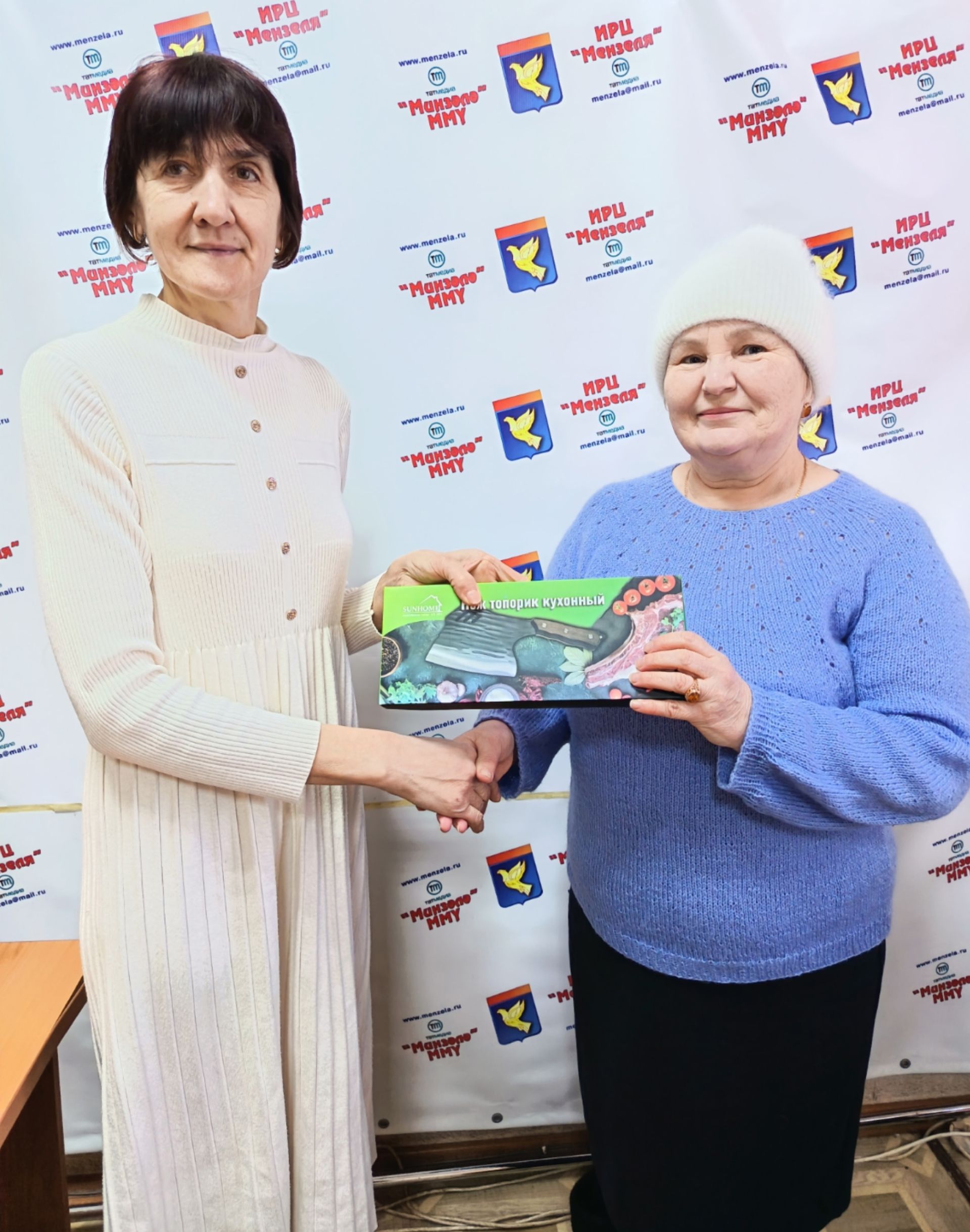 «Минзәлә» газетасын үзе яшәгән йорт янындагы кибеткә алдыра