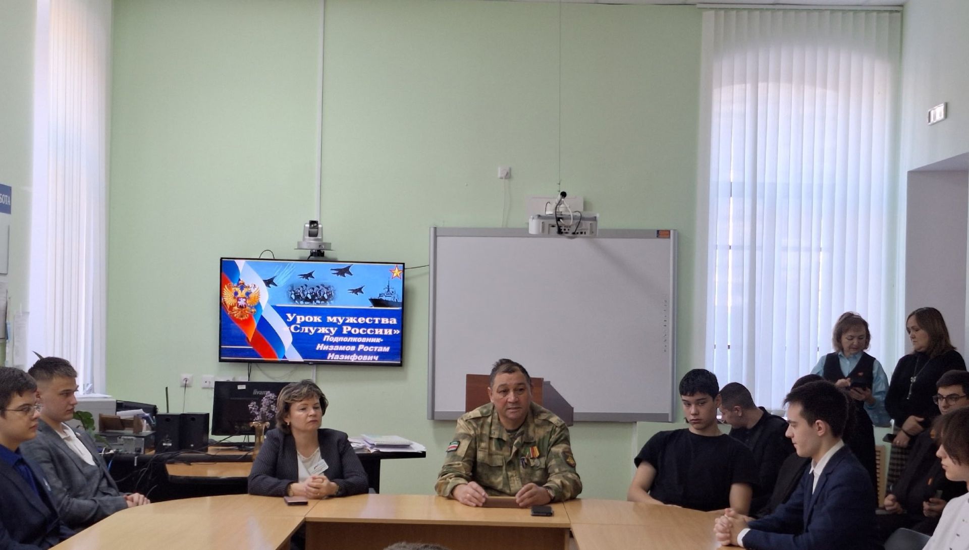Чтобы помнили и гордились: в Мензелинском педагогическом колледже прошла встреча с участником СВО