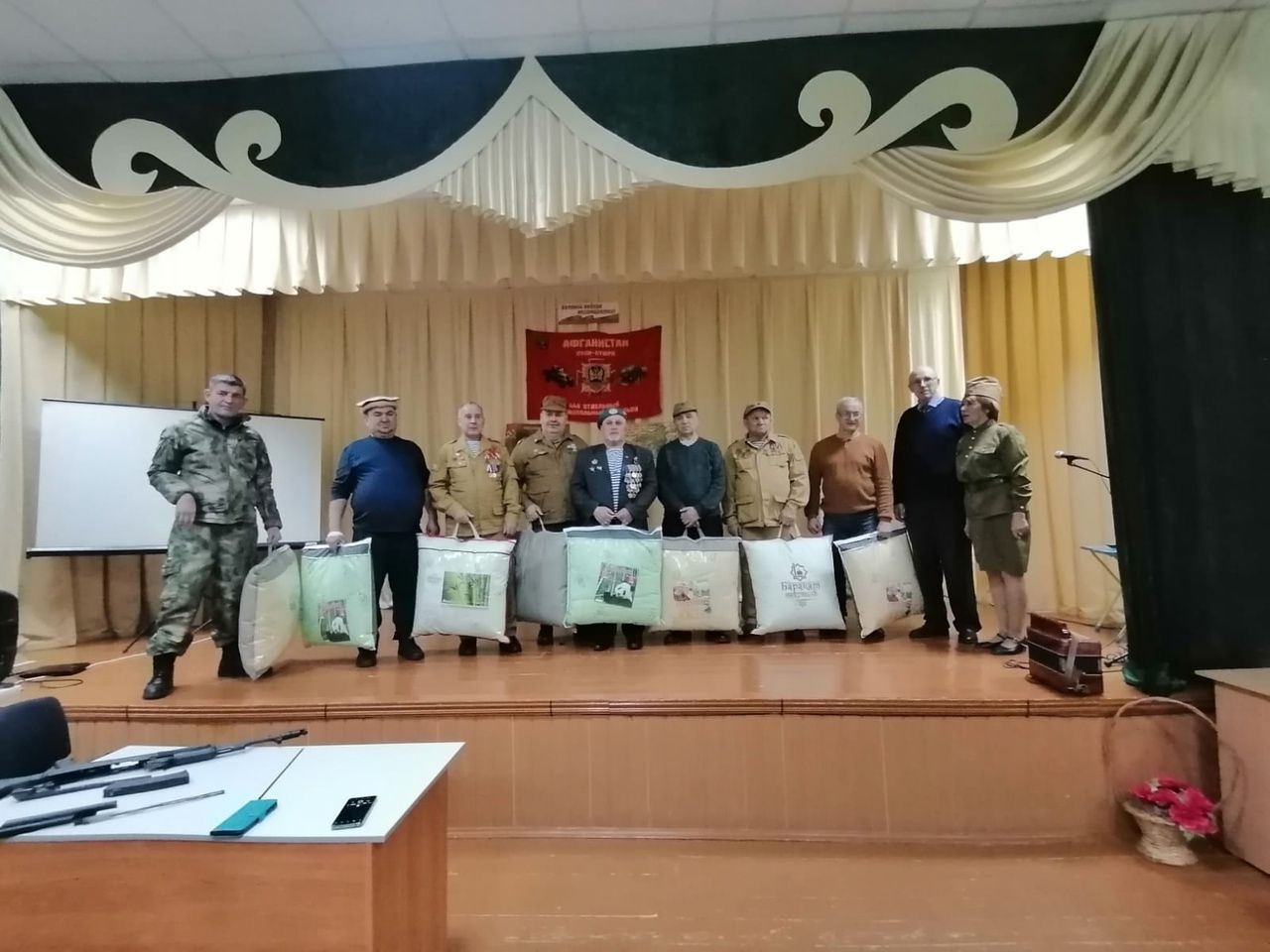 В Калмурзинском сельском клубе состоялась встреча с афганцами