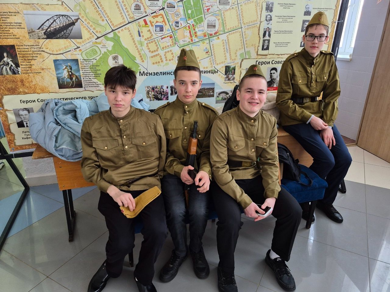 В Мензелинске действуют 24 юношеских и детских театра