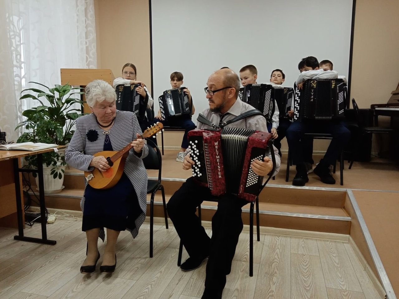 Показали патриотический концерт