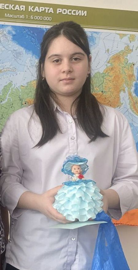 Ученица средней школы №2  написала письма бойцам и получила неожиданный подарок