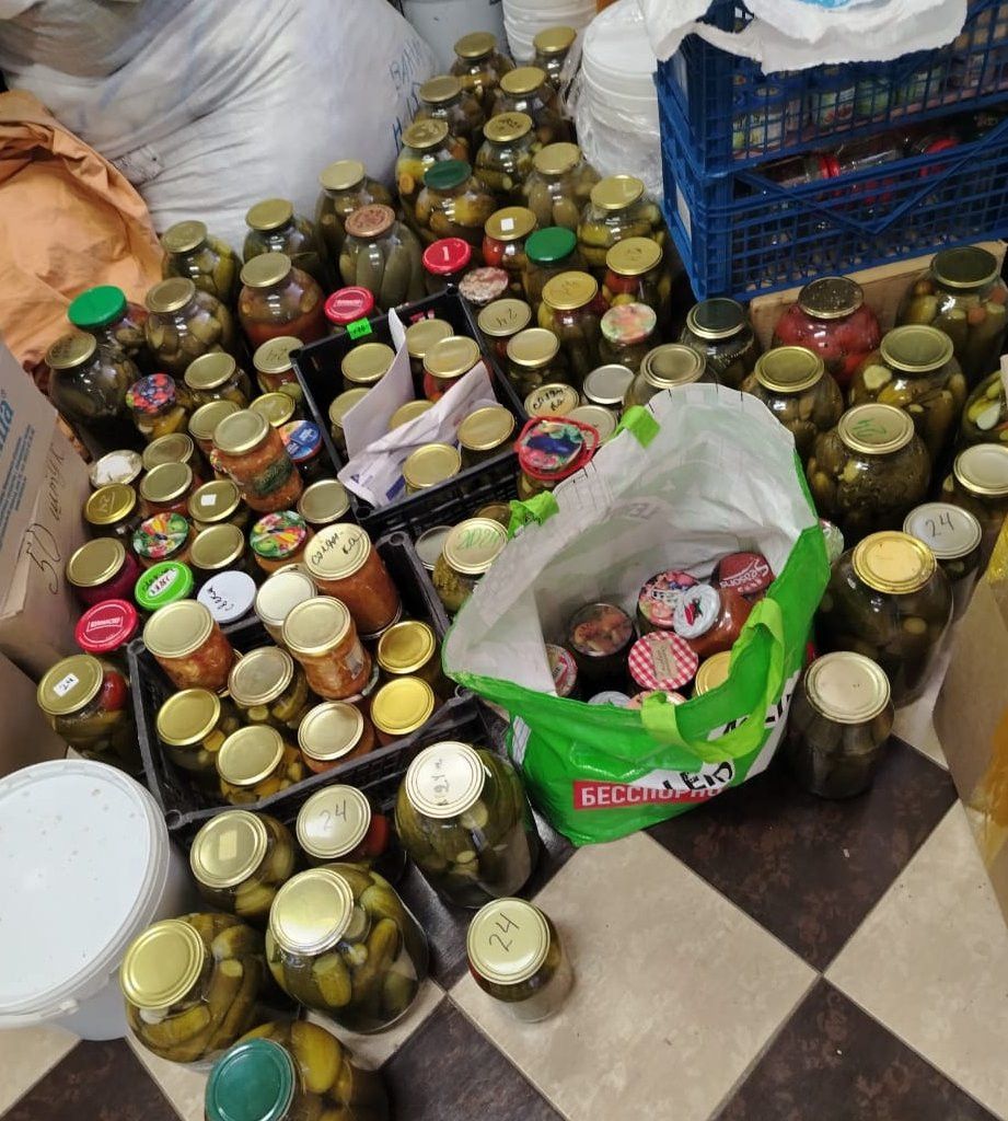 Жители Кузембетьева отправили проходящим лечение в госпитале гостинцы