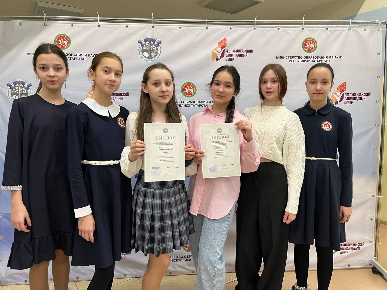 Две мензелинские ученицы стали призерами Республиканской олимпиады по родному языку