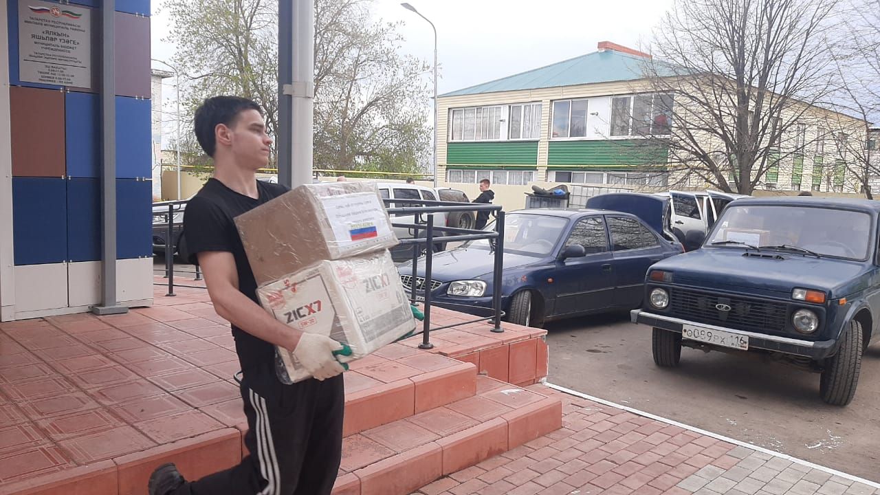 И в тылу не забывают своих бойцов на фронте
