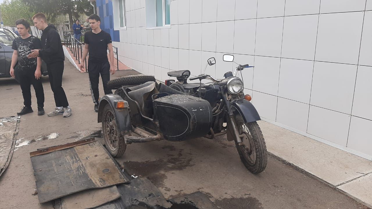 И в тылу не забывают своих бойцов на фронте
