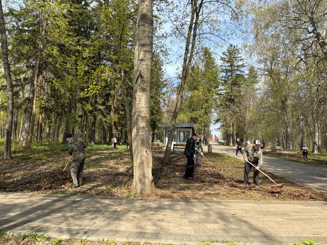 Чистый парк — достойная встреча Дня Победы