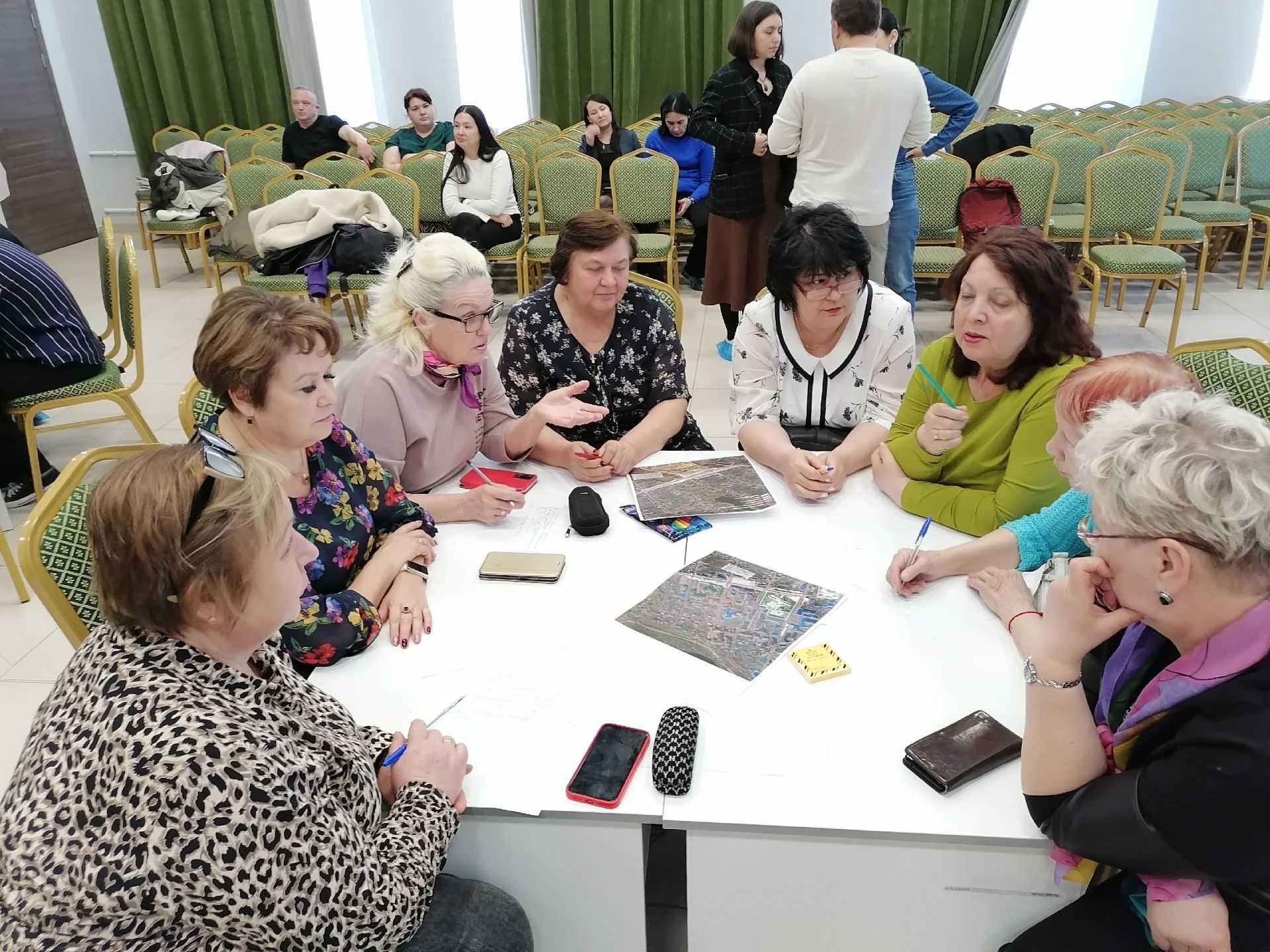Руководители ТОС Мензелинска отмечают профессиональный праздник