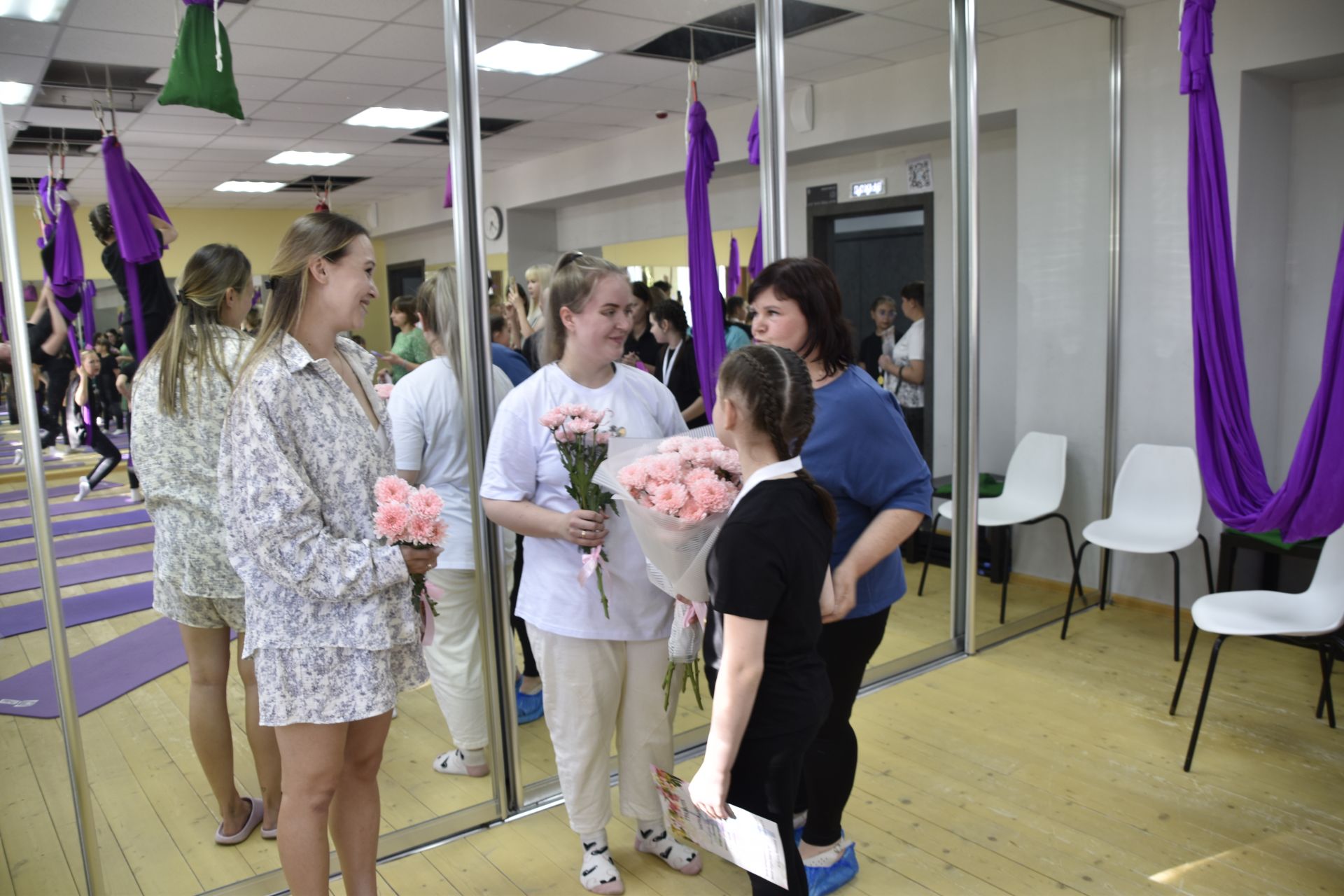 В Мензелинске подвели итоги учебного года по воздушной гимнастике
