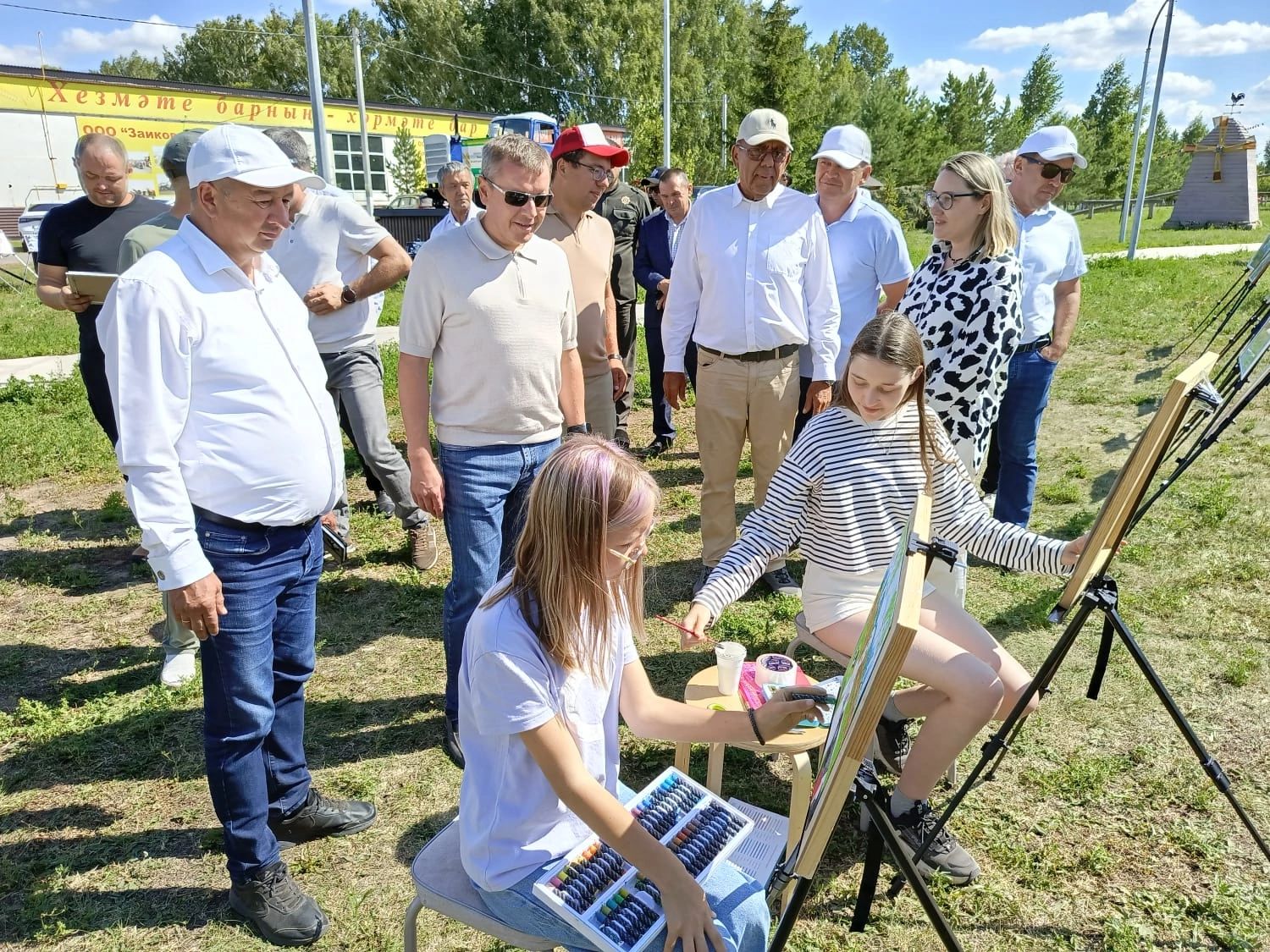 Марат Зяббаров наградил победителей конкурса, который прошел в хозяйстве «Заиковский»