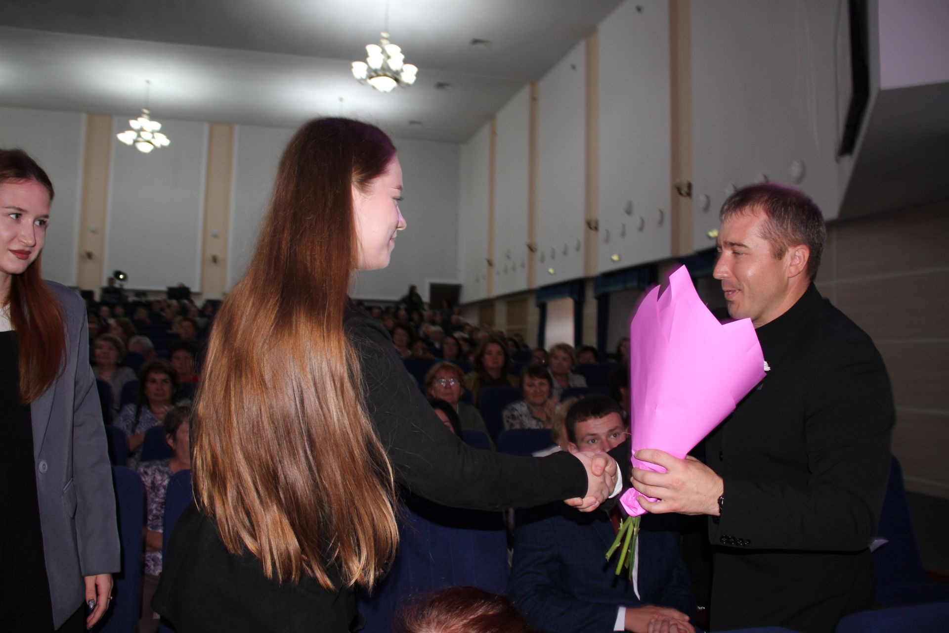 В учебные заведения района пришли 8 молодых специалистов