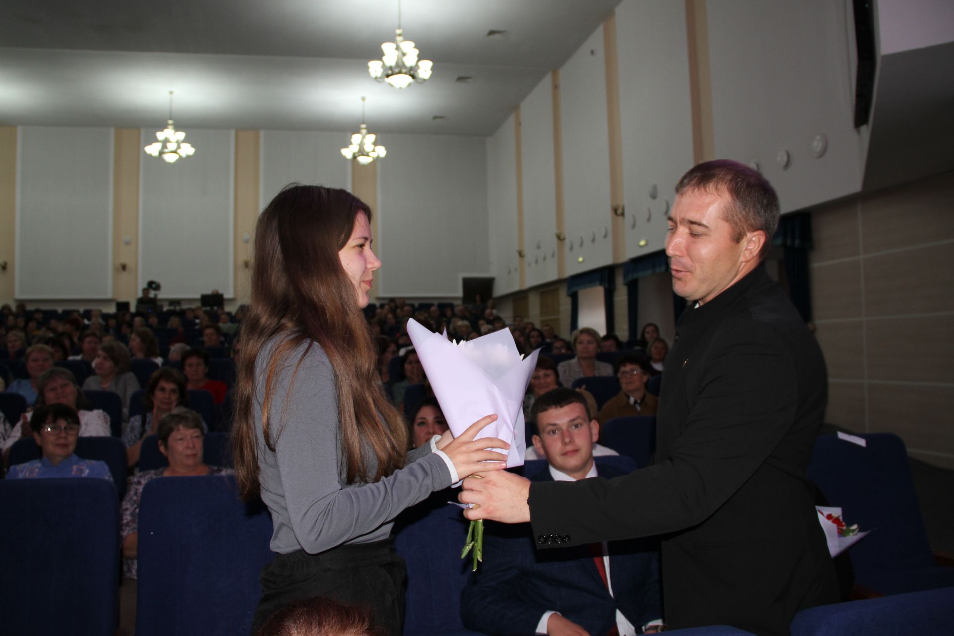 В учебные заведения района пришли 8 молодых специалистов
