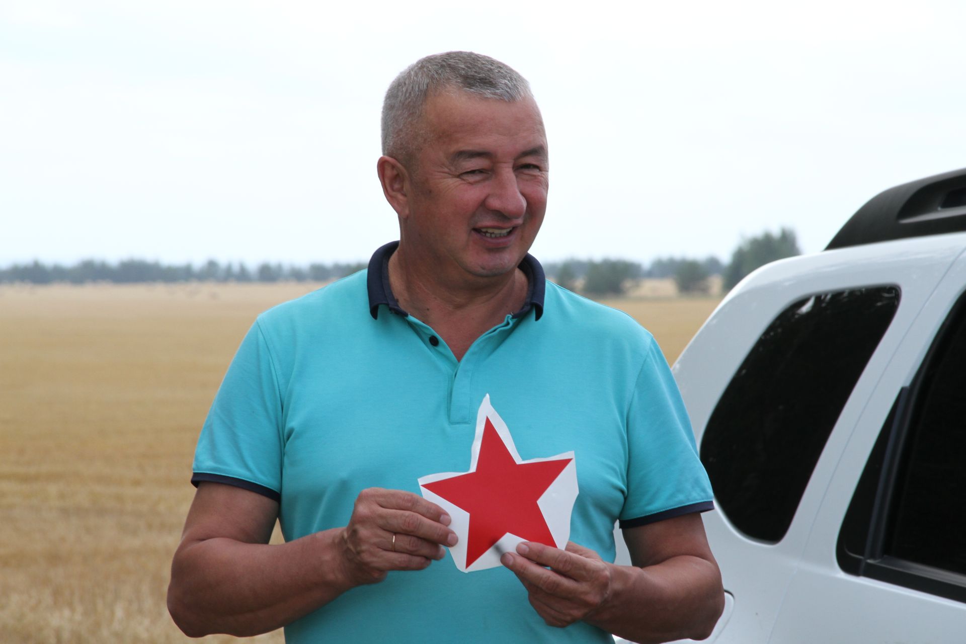 На полях Мензелинского района работают звездные комбайны