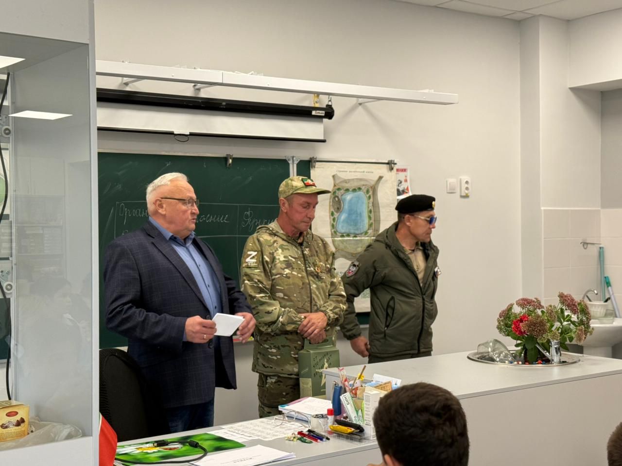 В Коноваловской школе Мензелинского района уделяется большое внимание патриотическому воспитанию