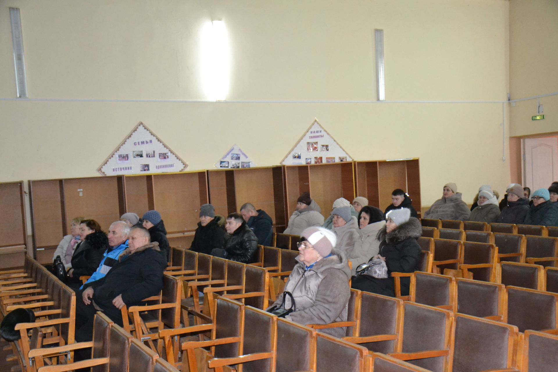 На сходе в Николаевке рассмотрели важные для жителей поселения вопросы