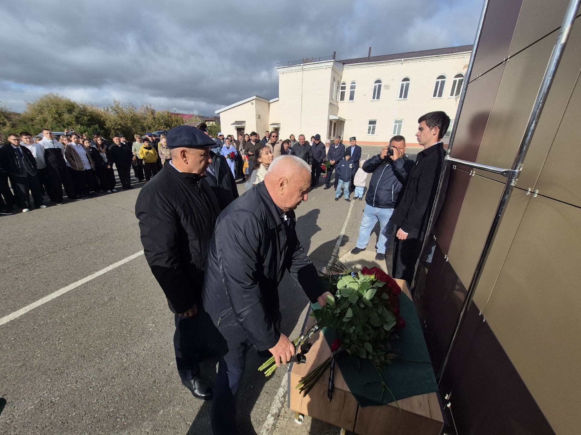Минзәлә авыл хуҗалыгы техникумында Эльвира Фаттаховага багышлап мемориаль такта ачылды