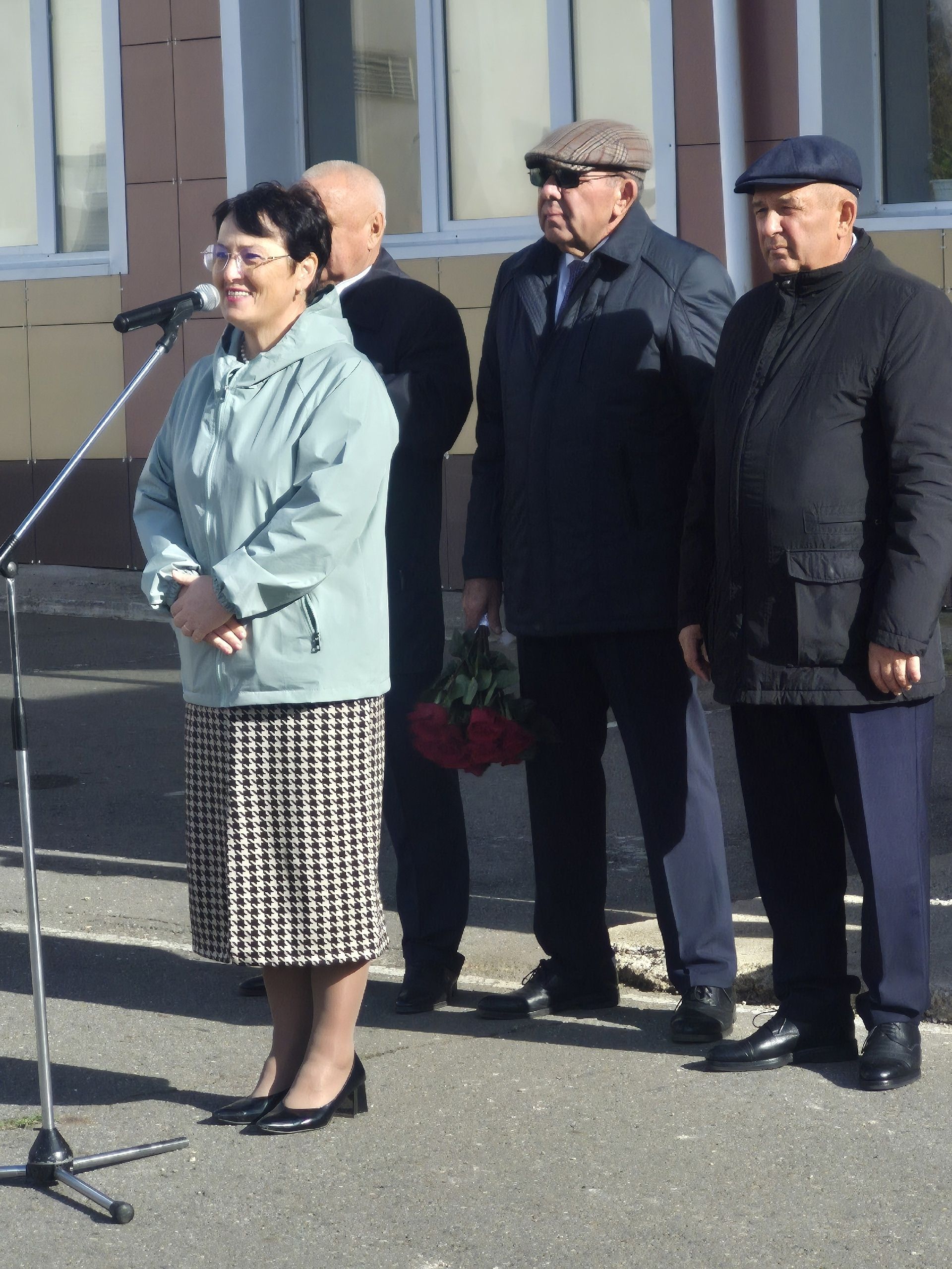 Минзәлә авыл хуҗалыгы техникумында Эльвира Фаттаховага багышлап мемориаль такта ачылды