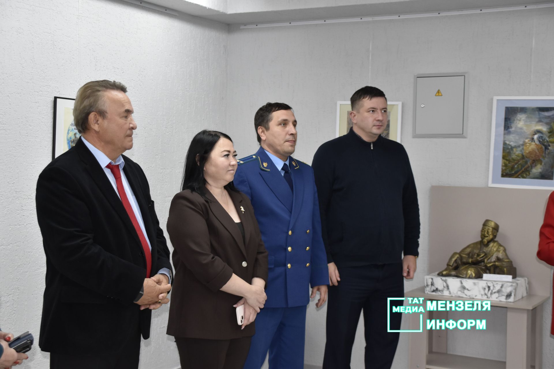 В Мензелинске открылась выставка скульптур «Национальные герои народов мира»