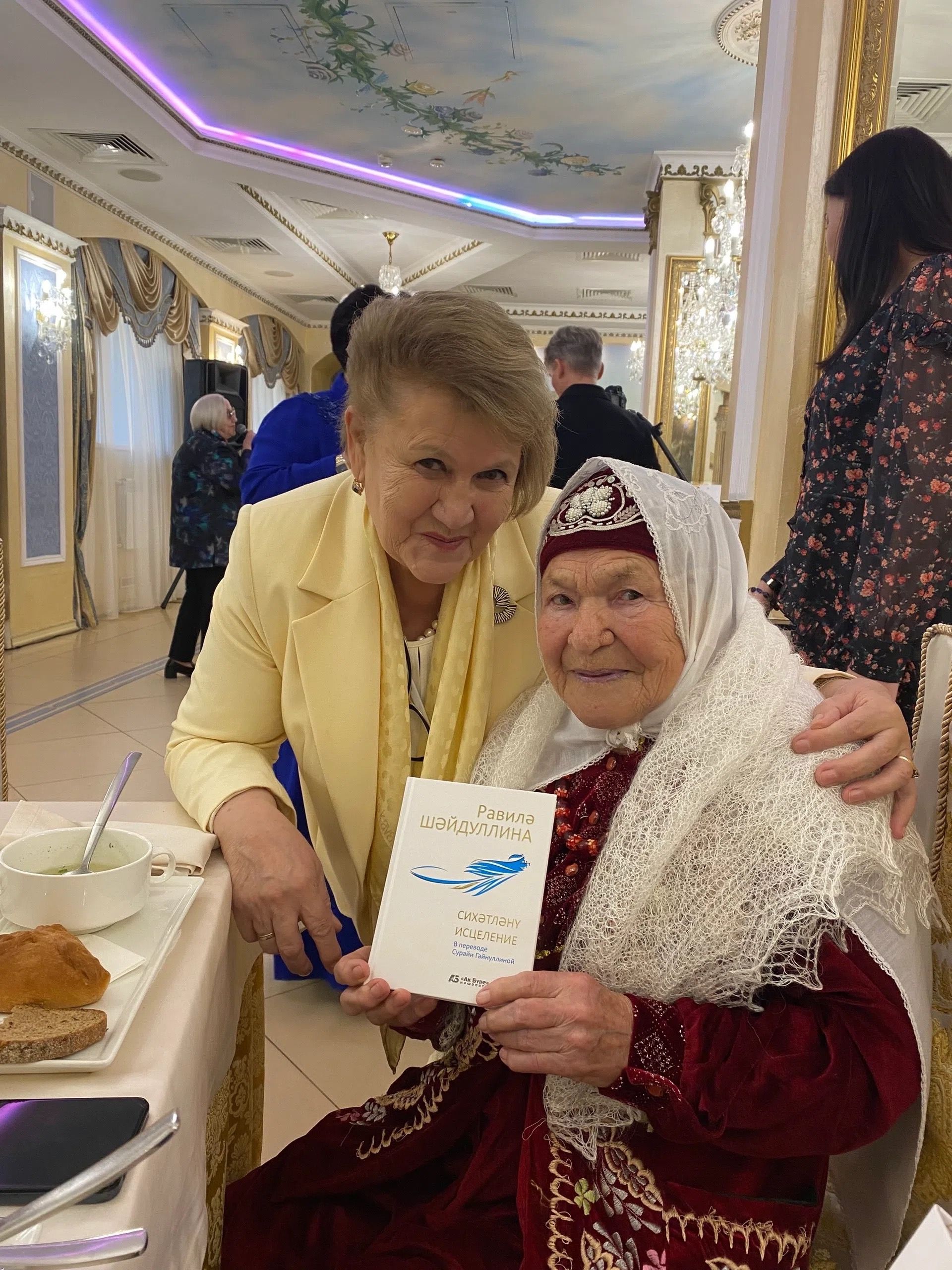 Жительница села Аю Мензелинского района покорила жюри Всемирного конгресса татар