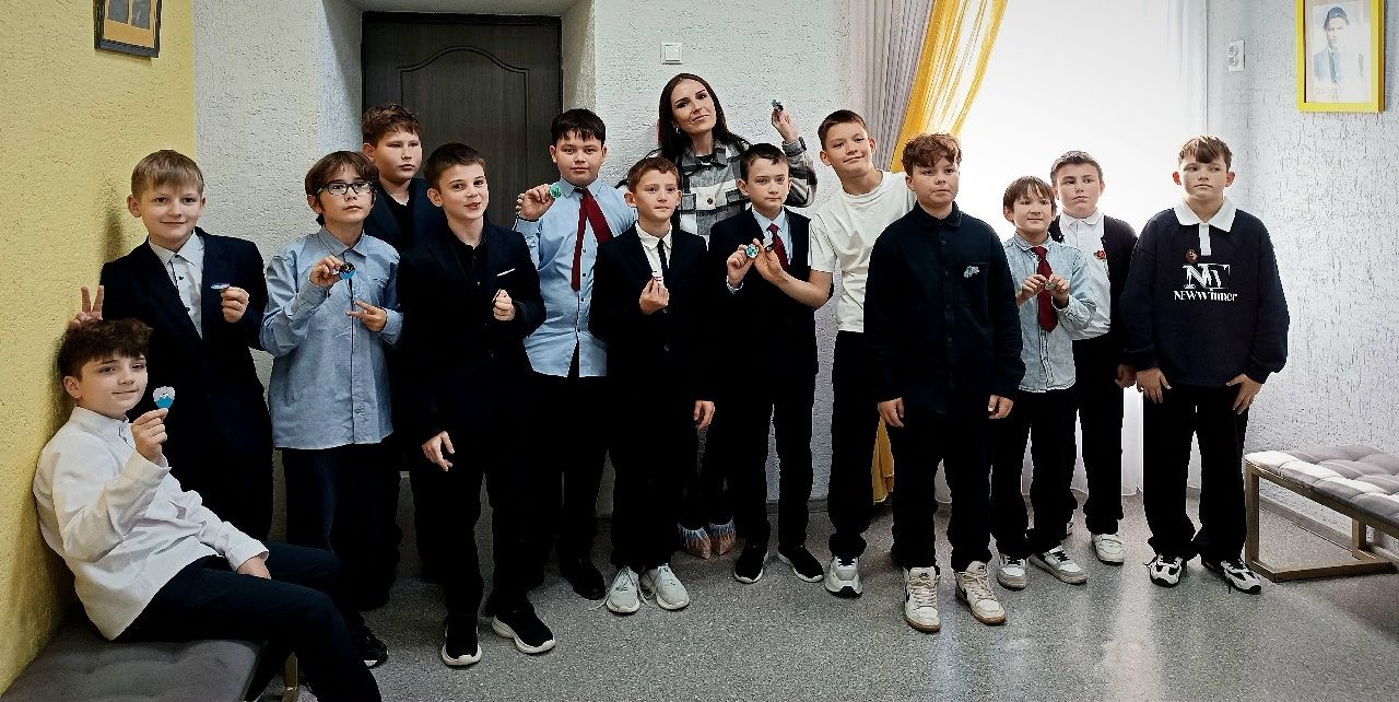 Ученики СОШ № 1 Мензелинска посетили мастер-класс в Доме художника