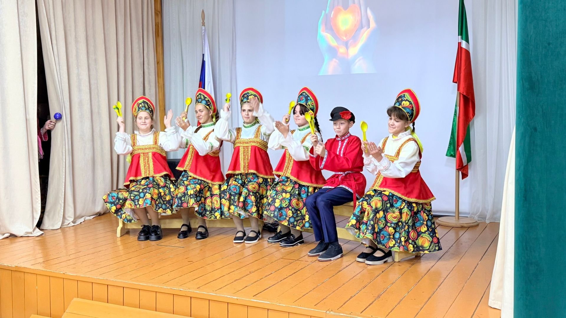 В Мензелинской школе-интернате открыли гриммерно-костюмерную комнату