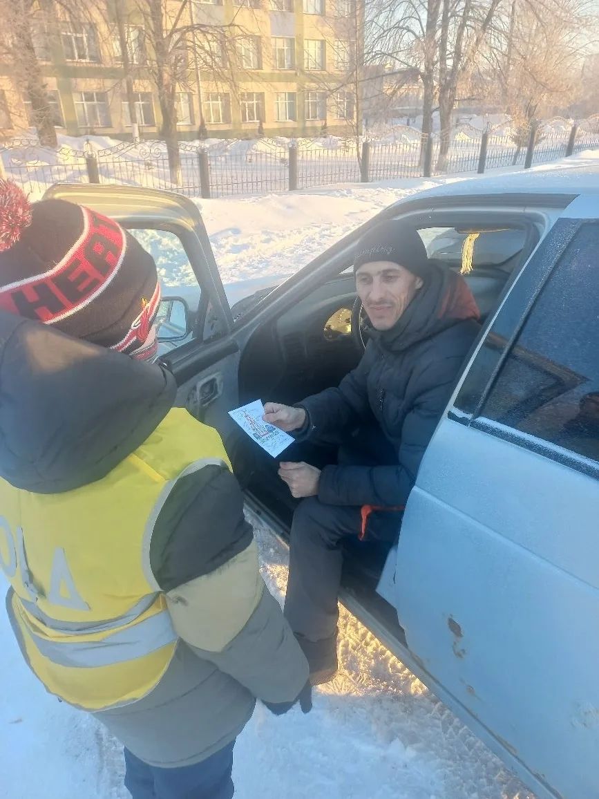 Мензелинским водителям напомнили о безопасности на дорогах