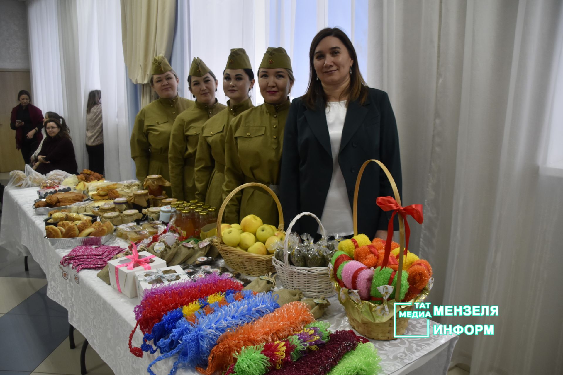 Единство и забота: в Мензелинске проходит ярмарка в поддержку бойцов СВО