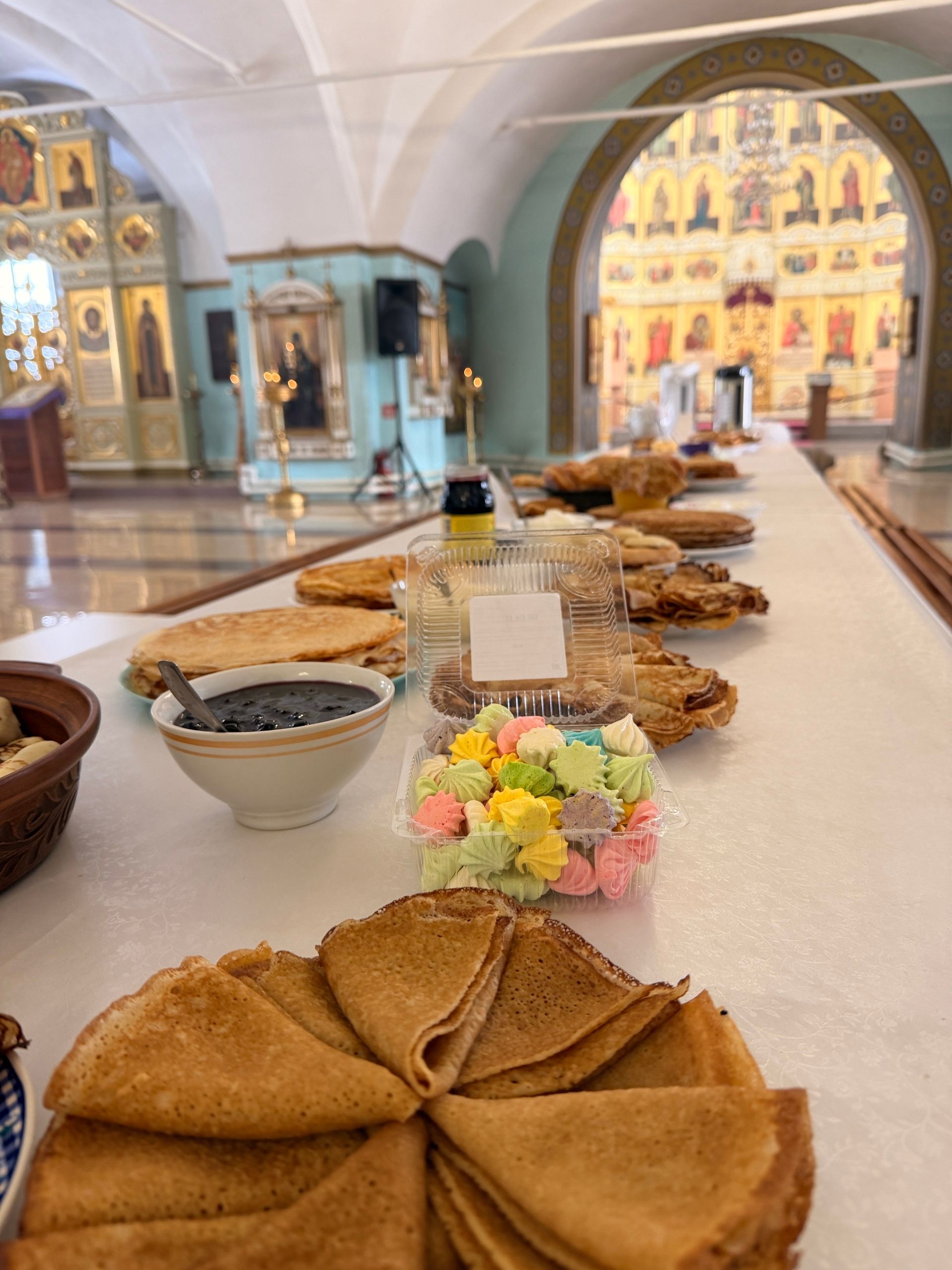 В Никольском соборе в день Прощённого воскресения прошёл масленичный праздник