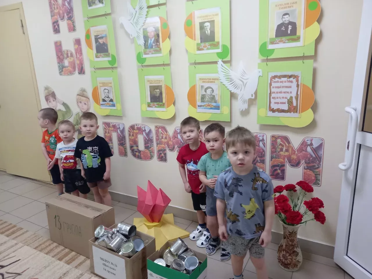 Тепло детских рук: в детском саду «Шатлык» собирают банки для окопных свечей