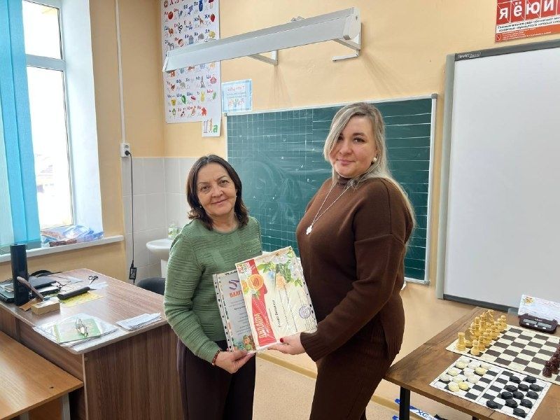 Патриотический конкурс в Мензелинске: дети рисуют открытки для солдат