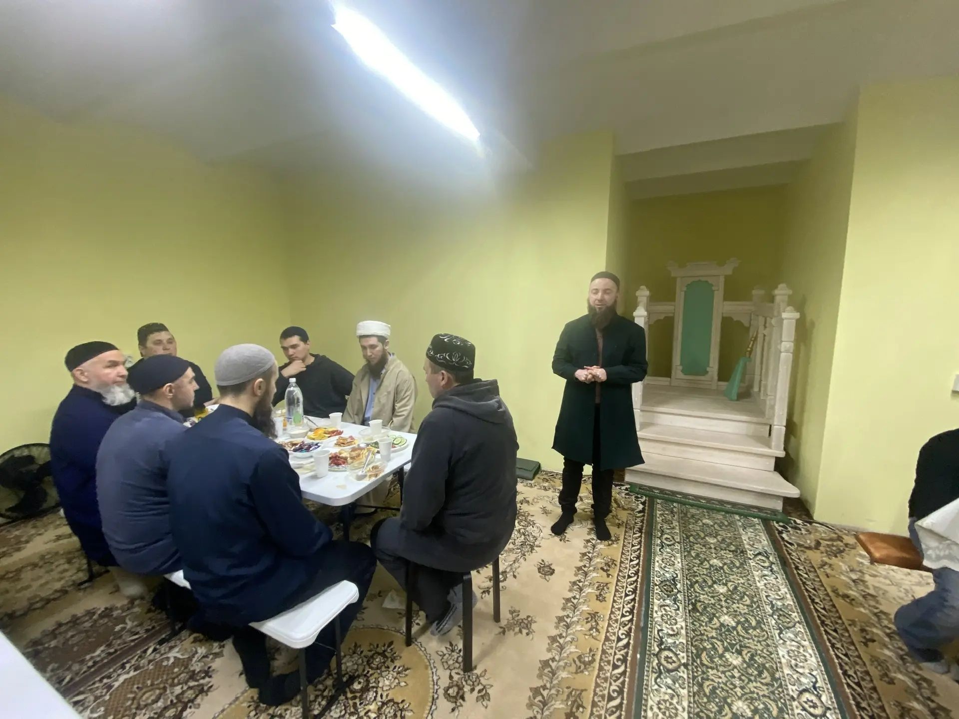 В мензелинской мечети проходят ифтары