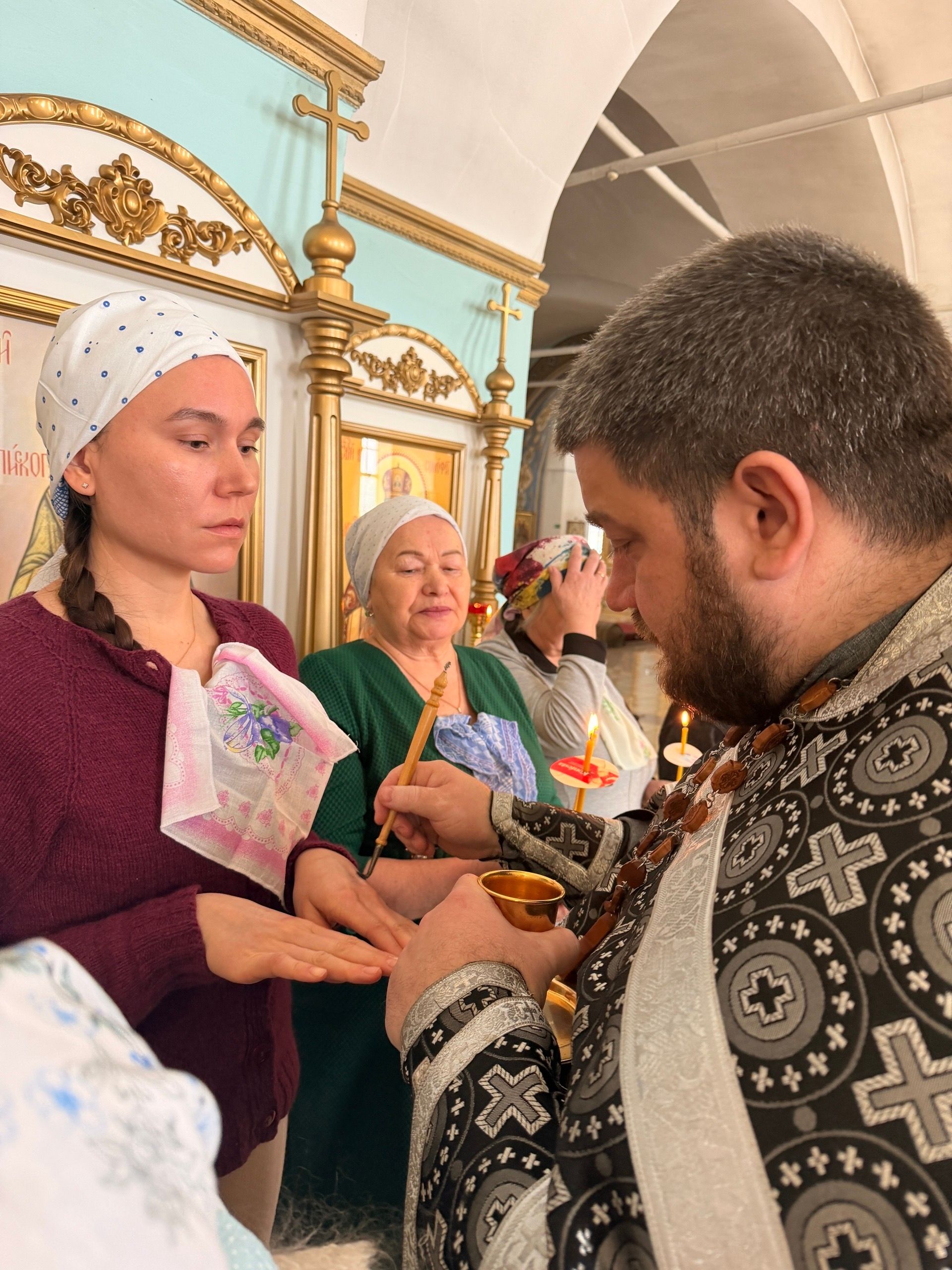 В Никольском соборе состоялось таинство Елеосвящения (Соборование)
