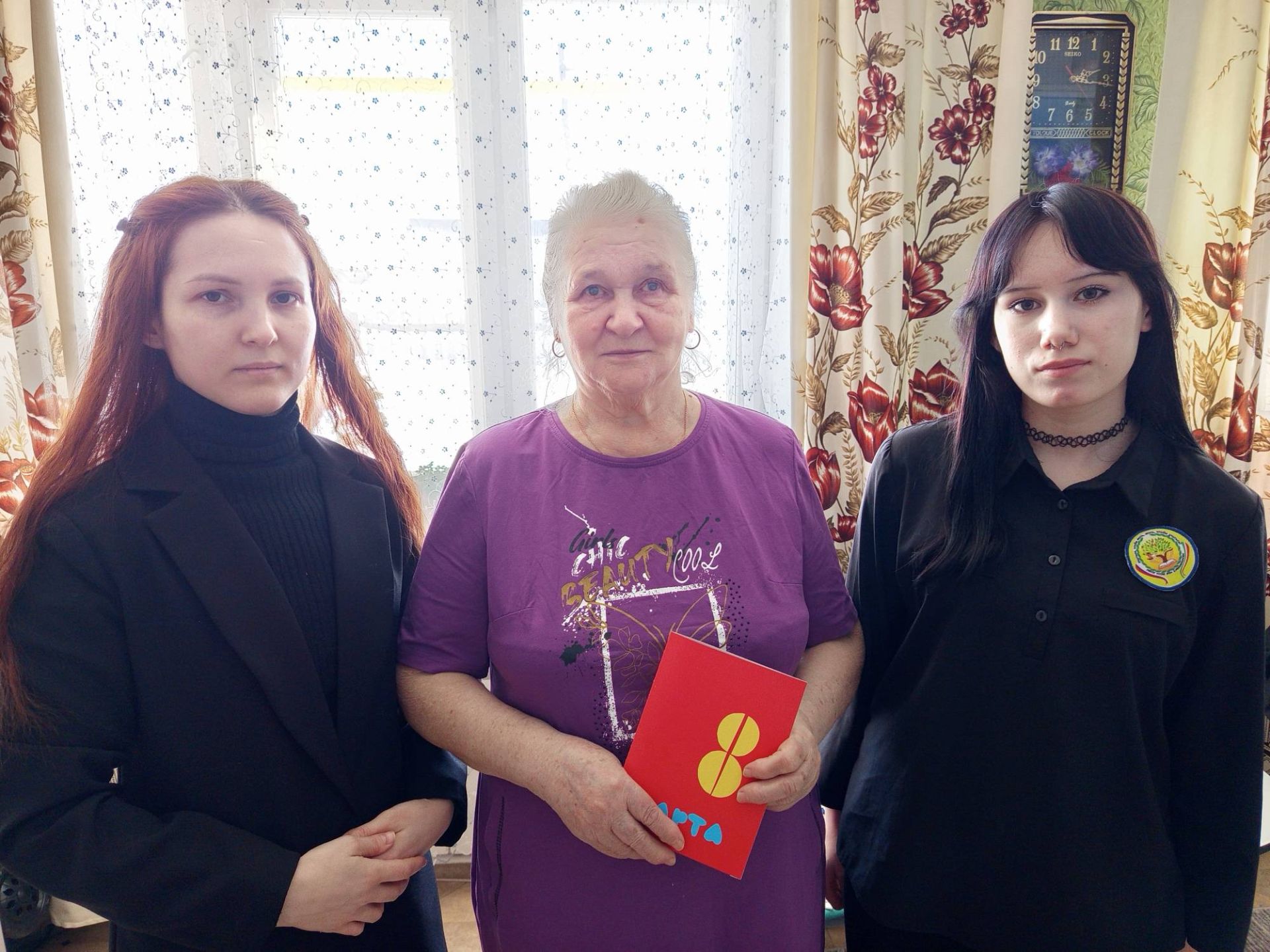 В преддверии 8 Марта: дань уважения и поддержки от Мензелинского КЦСОН