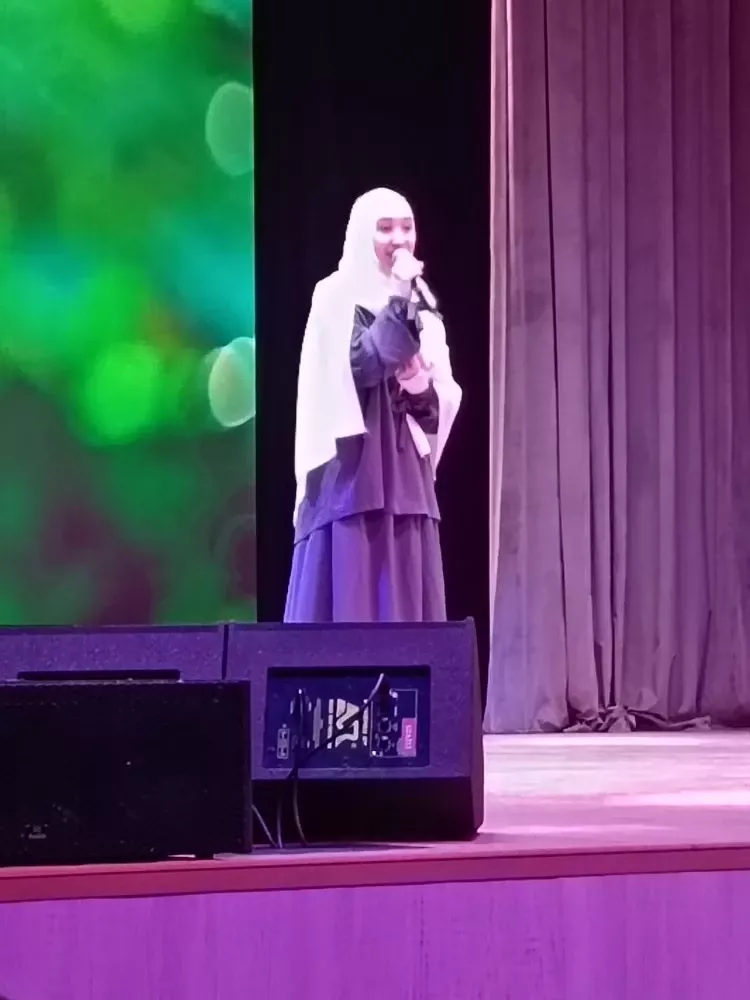 Весенний подарок: в районном Дворце культуры чествовали прекрасную половину человечества