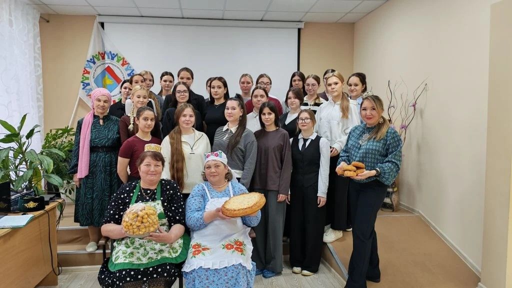 Студенты Мензелинского педагогического колледжа познакомились с творчеством Тукая и национальным наследием