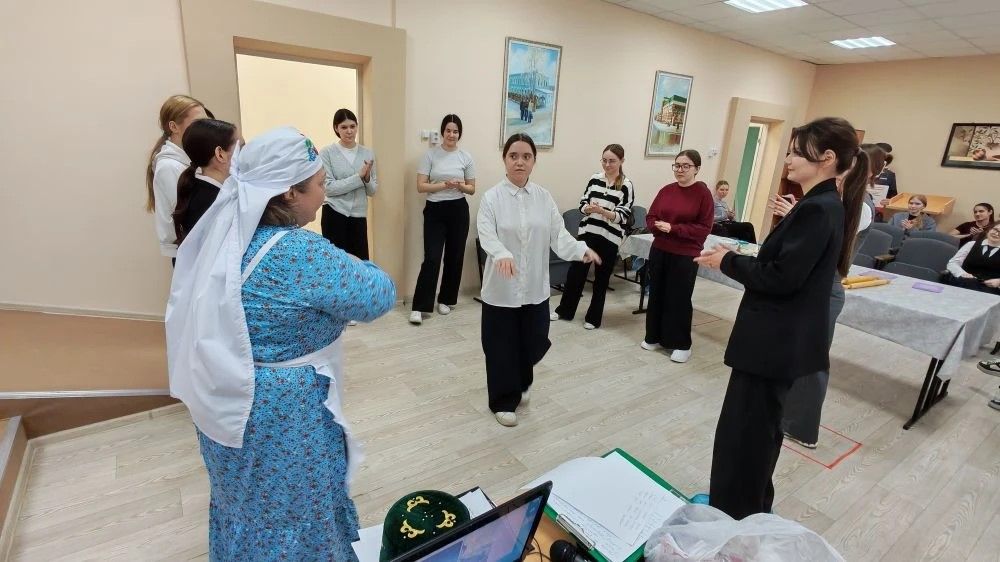 Студенты Мензелинского педагогического колледжа познакомились с творчеством Тукая и национальным наследием