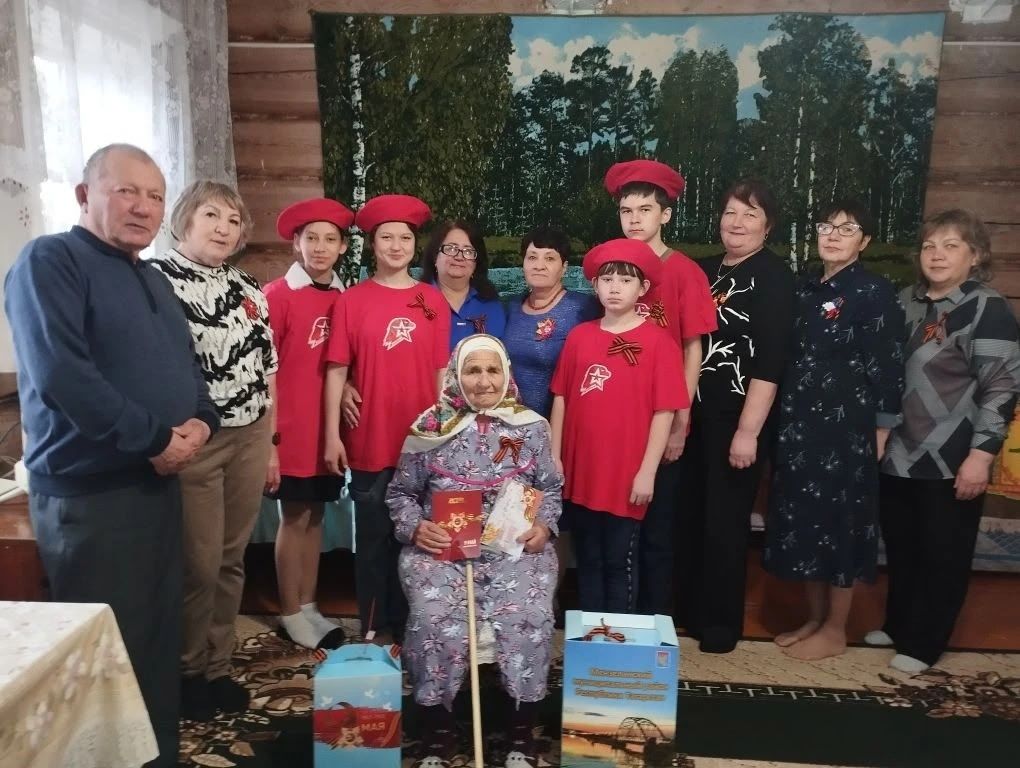 Минзәлә районында тыл ветераннарын Җиңү бәйрәме белән котладылар