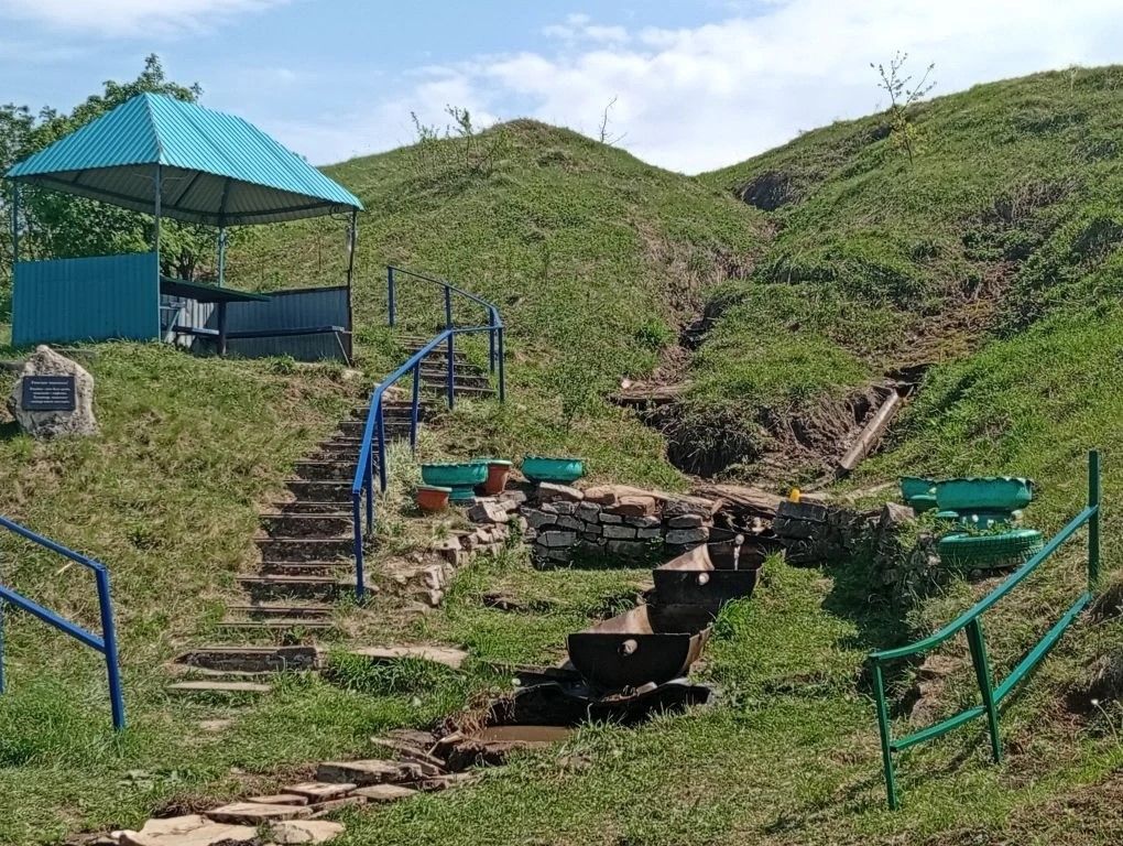 Иске Иркәнәштә уртак көч белән «Ташлык» чишмәсен төзекләндерделәр