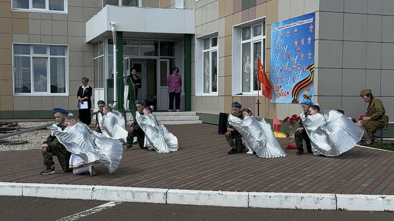 Военный парад дошколят прошёл в детском саду «Шатлык»