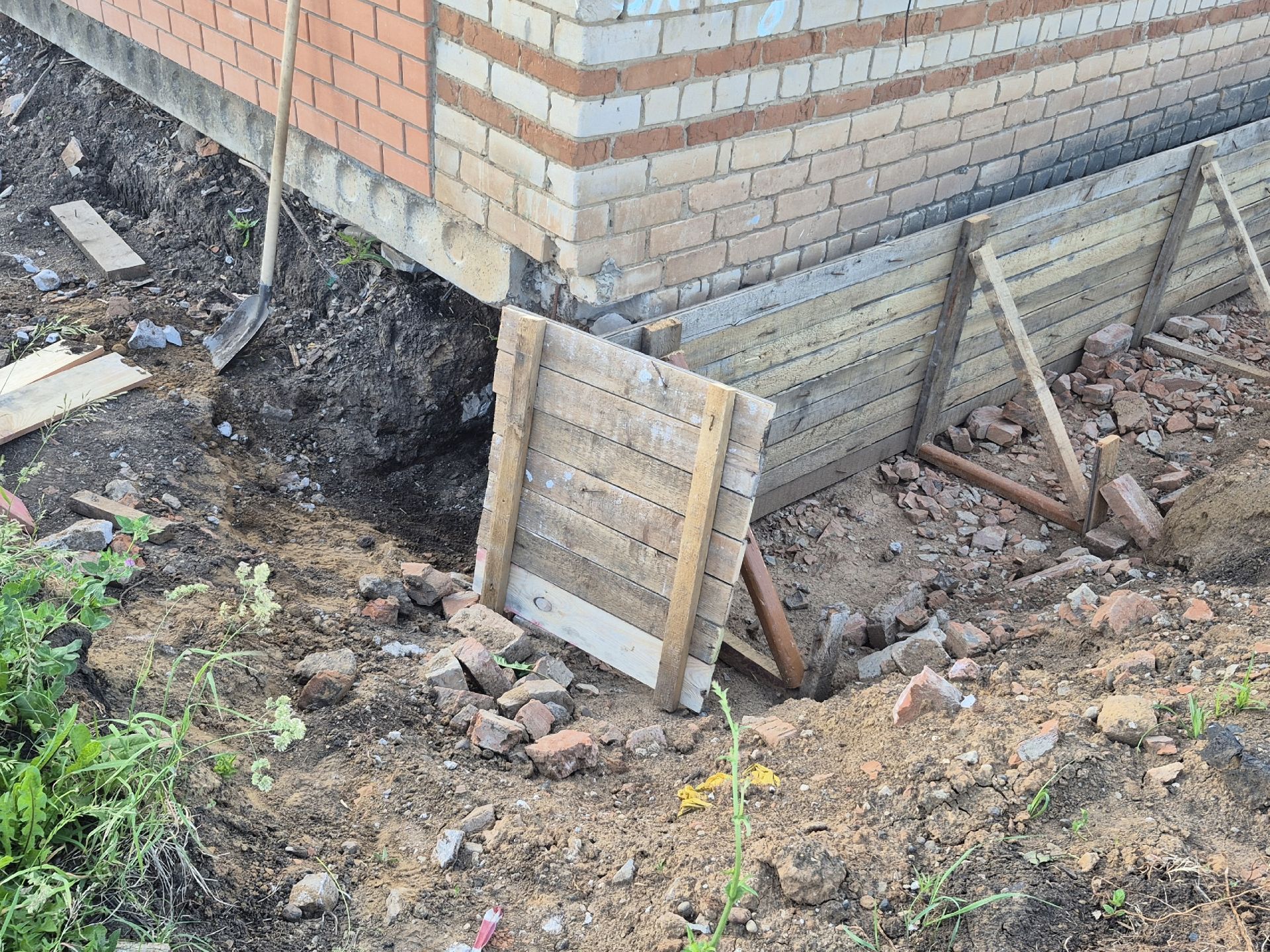 В Мензелинске начался капитальный ремонт еще одного многоэтажного дома.