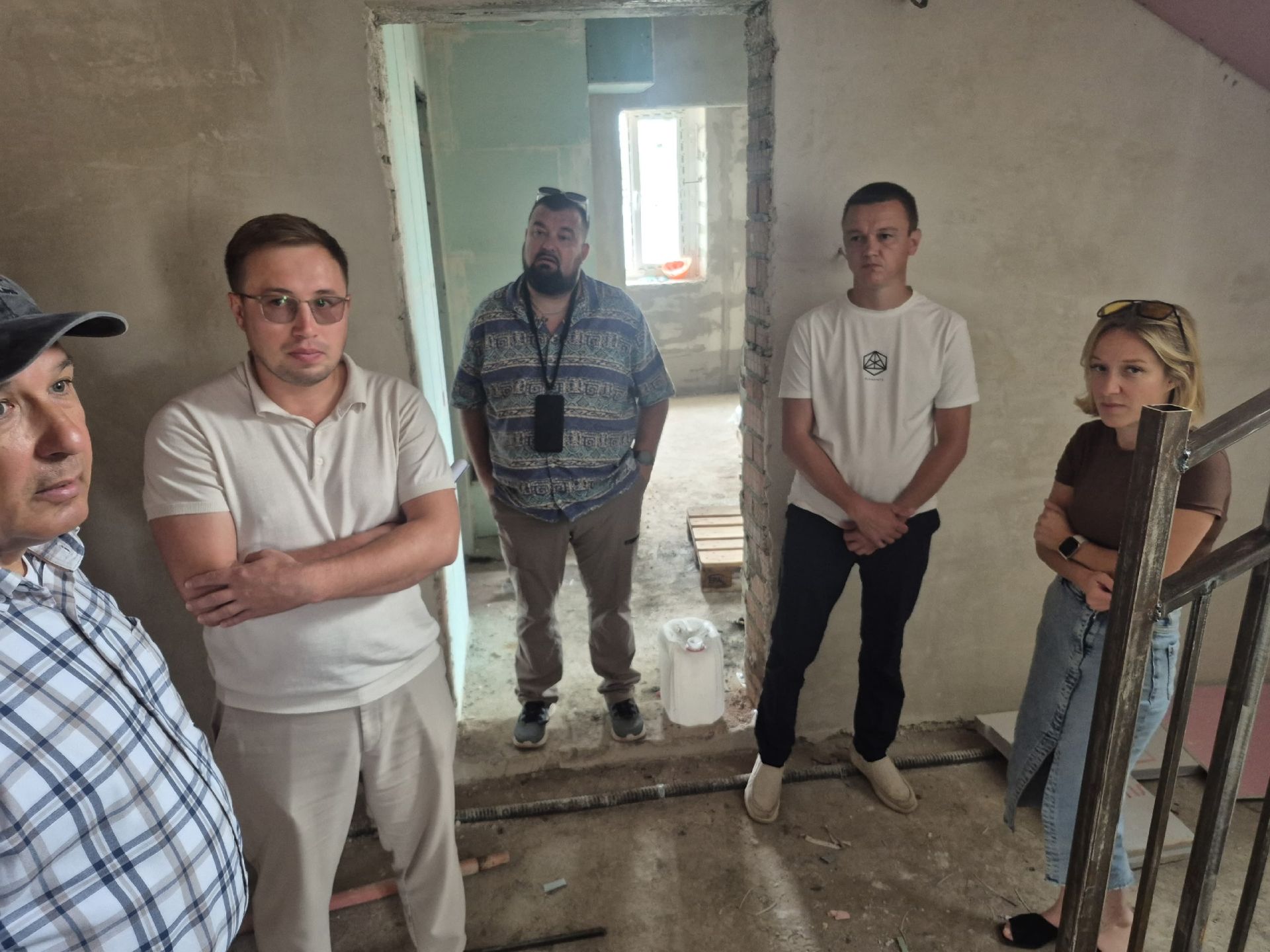 В Мензелинске глава района проверил строительство домов для сирот на улице Олега Кошевого