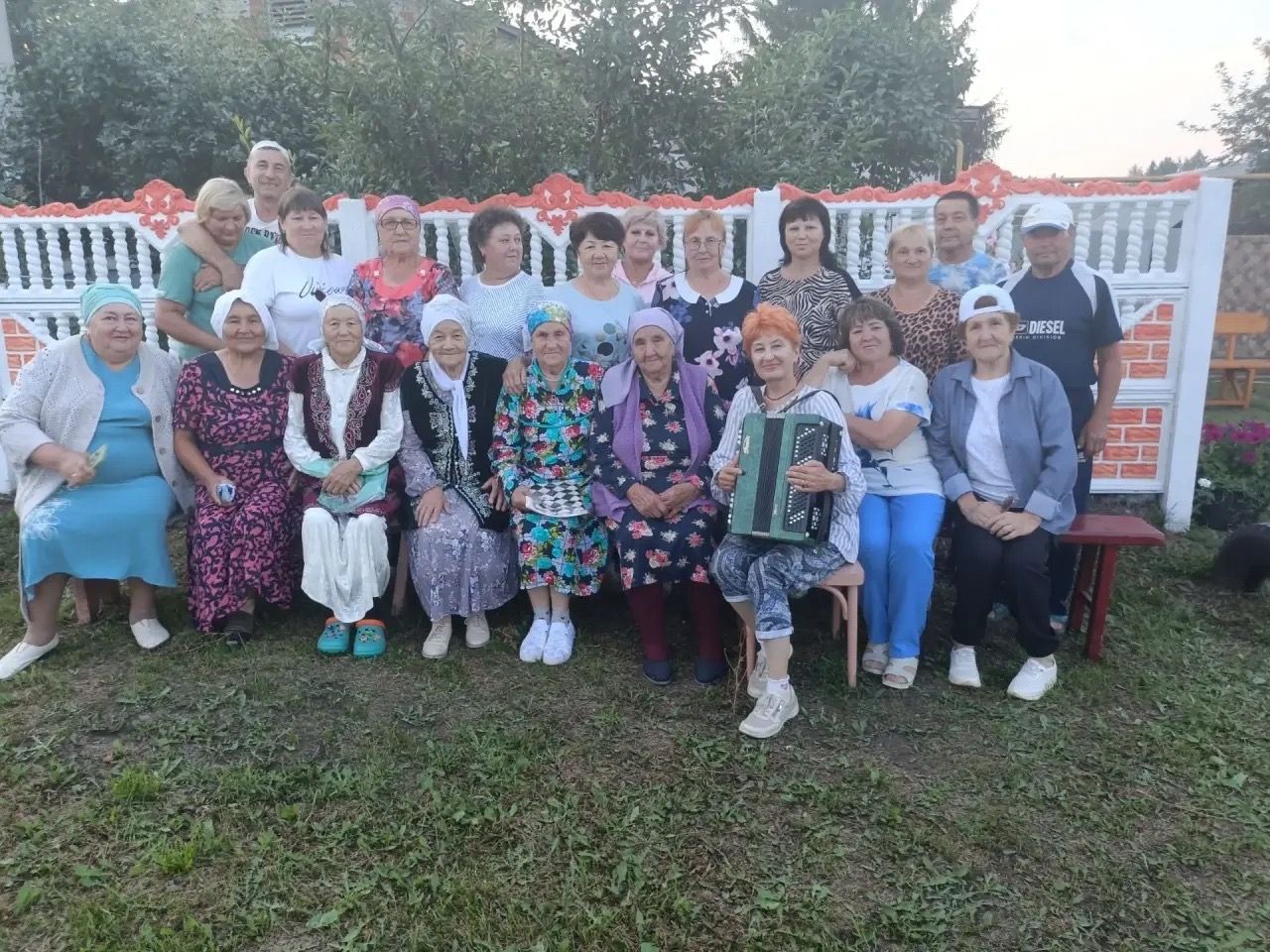 В селе Усаево возродили добрую традицию вечерних посиделок у ворот