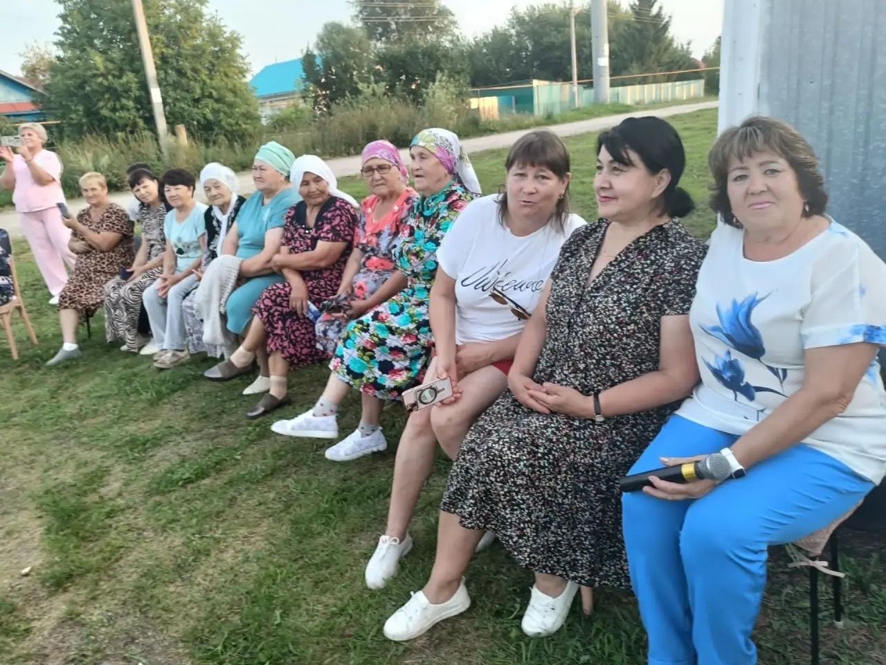 В селе Усаево возродили добрую традицию вечерних посиделок у ворот