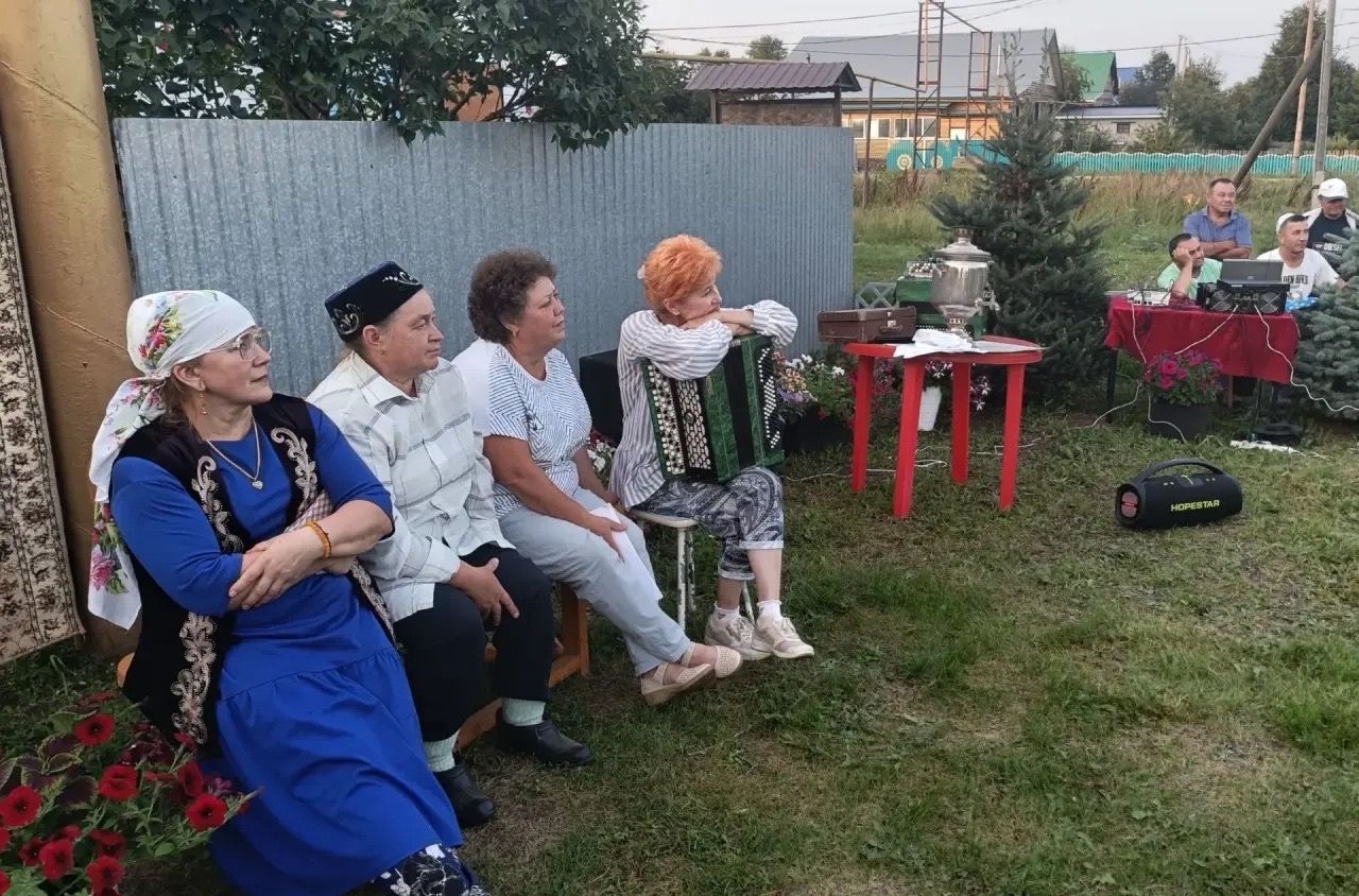 В селе Усаево возродили добрую традицию вечерних посиделок у ворот