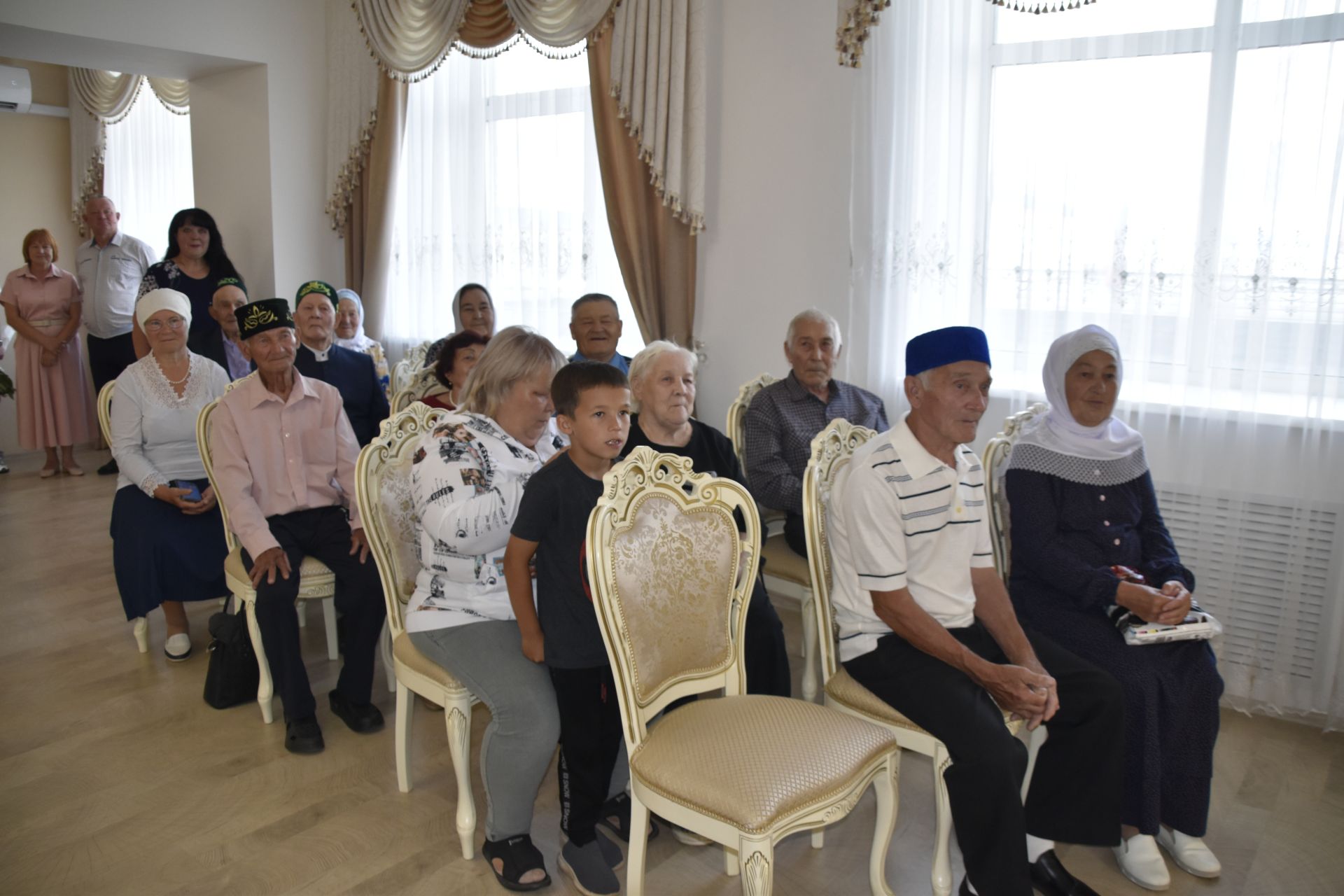 В День семьи, любви и верности в Мензелинске чествовали семьи-юбиляры