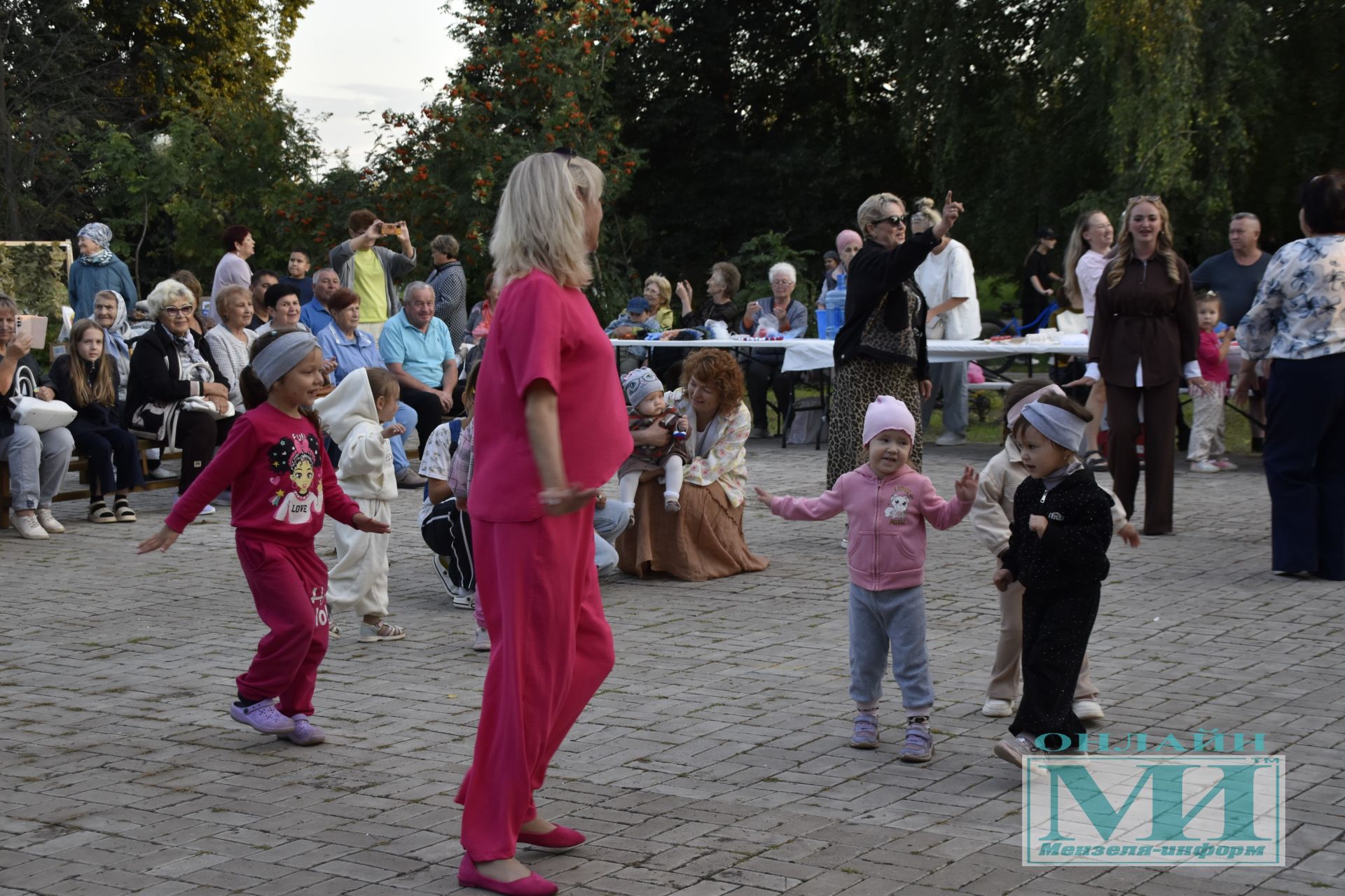 Праздник «Күршеләр» собрал жителей в парке Победы города Мензелинска